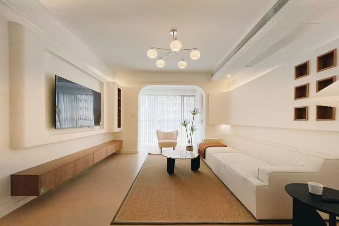 Huangpu, Brand new 2br ,floor heating, elevator, central AC,good compound